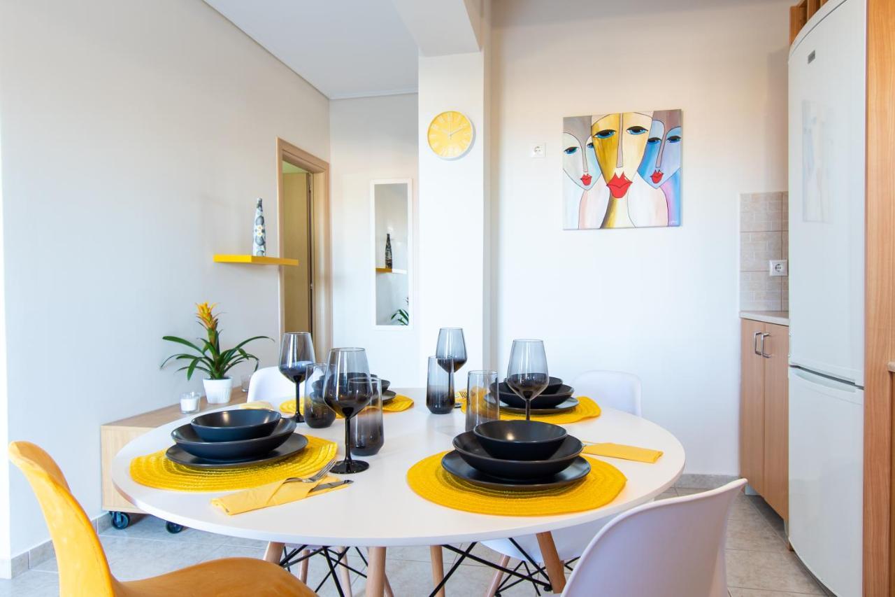 Yelayellow House Near To Airport, Rafina Port And Metropolitan Expo Artemida (Attica)