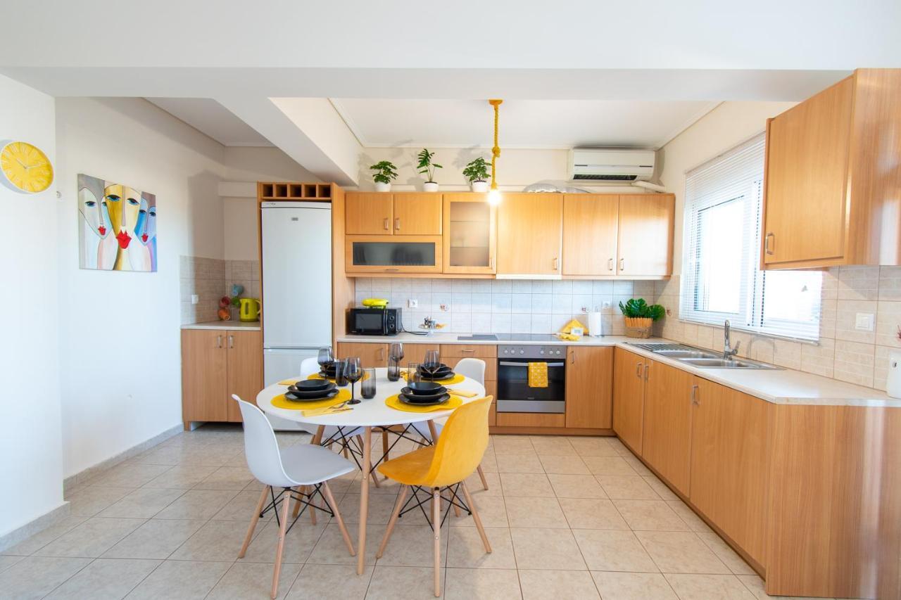 Apartment Yelayellow House Near To Airport, Rafina Port And Metropolitan Expo